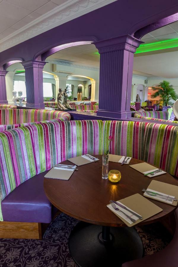 The Masons Arms Hotel Bridgend  Luaran gambar